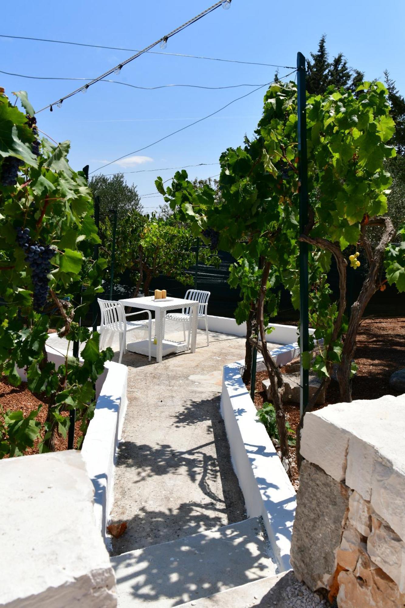 Lamarossa Trulli & Suites Antonelli Exterior photo