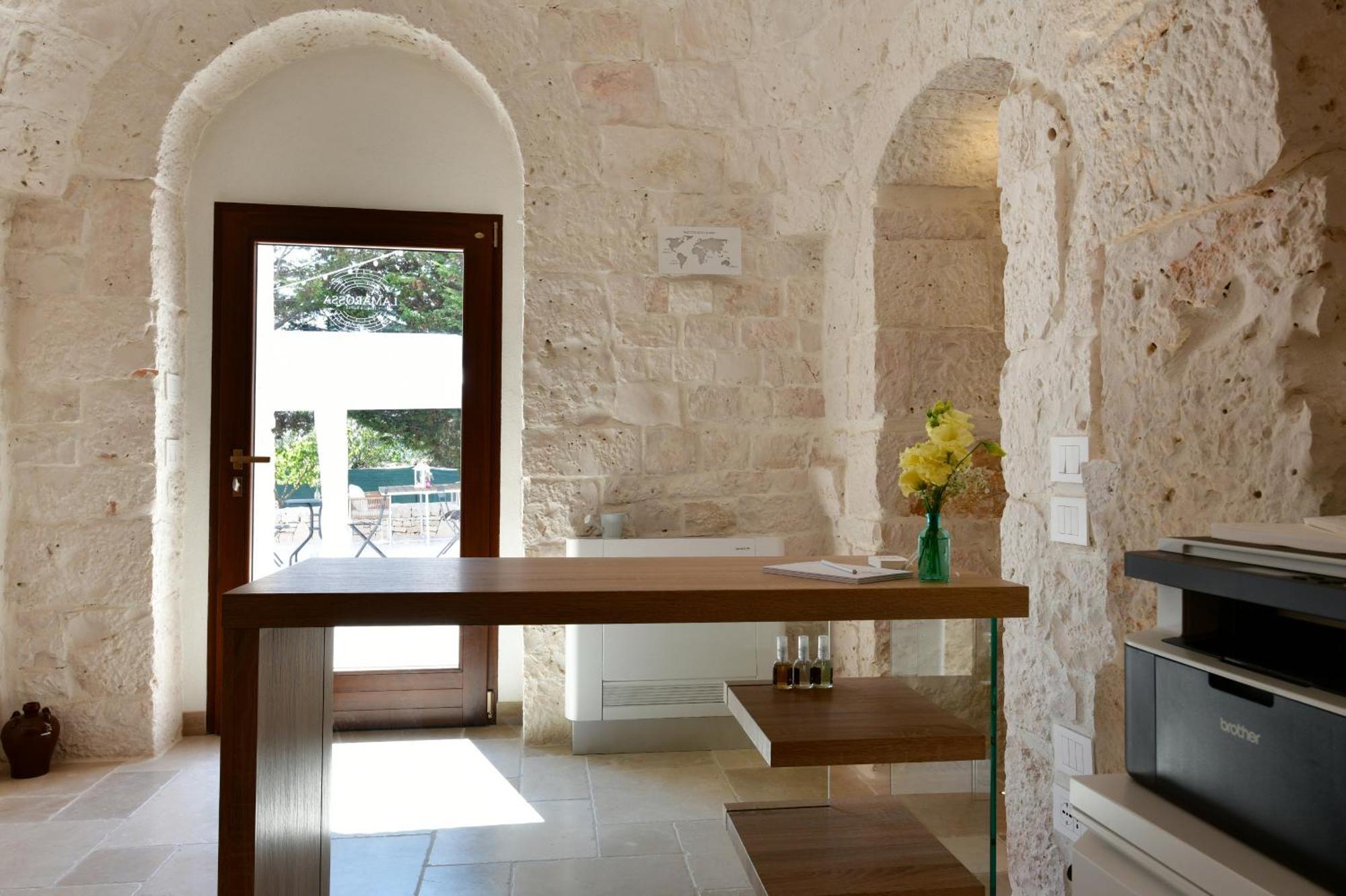 Lamarossa Trulli & Suites Antonelli Exterior photo