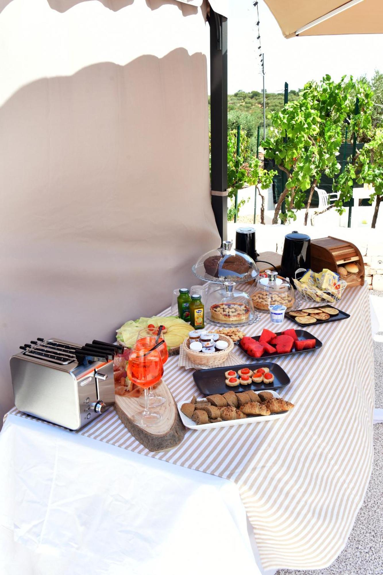 Lamarossa Trulli & Suites Antonelli Exterior photo